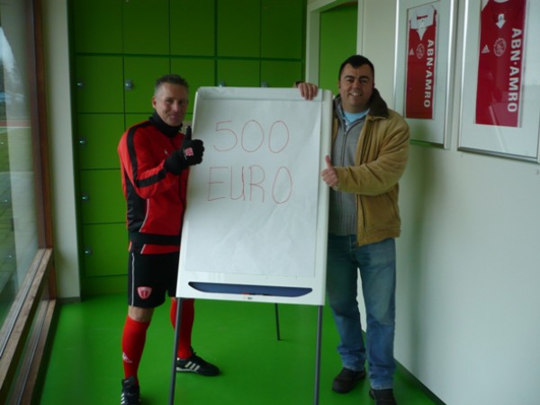 Donatie busje 029 Donatie Ajax Supportersclub