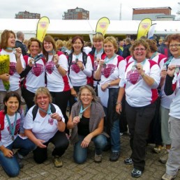 Wandelfriends aan de finish
