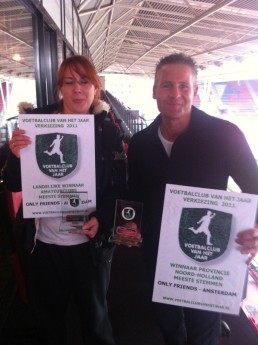 Dennis met Award Voetbalclub van het jaar