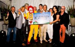 Overhandiging van de cheque