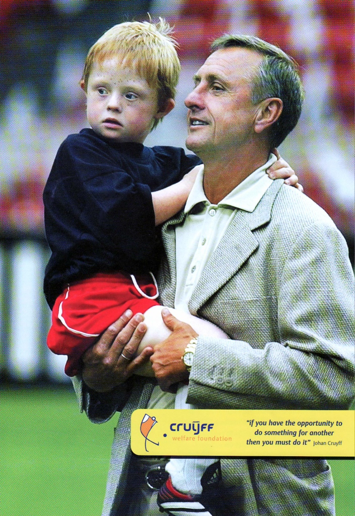 Johan Cruijff met Only Friends kindje