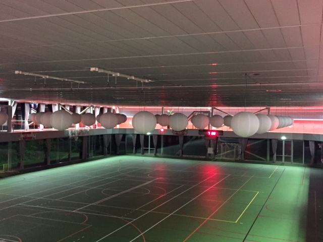 Lampen opgehangen door HF Infra