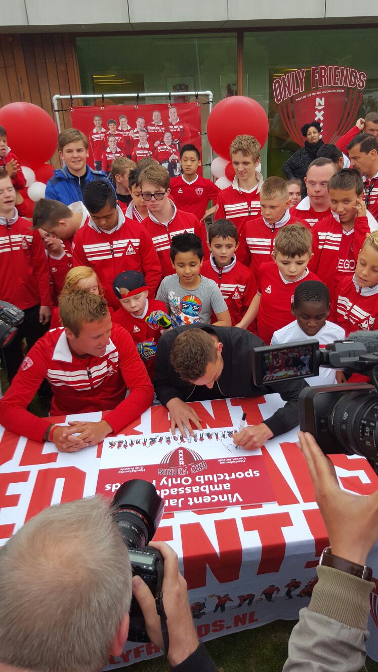 Vincent tekent "contract" als ambassadeur