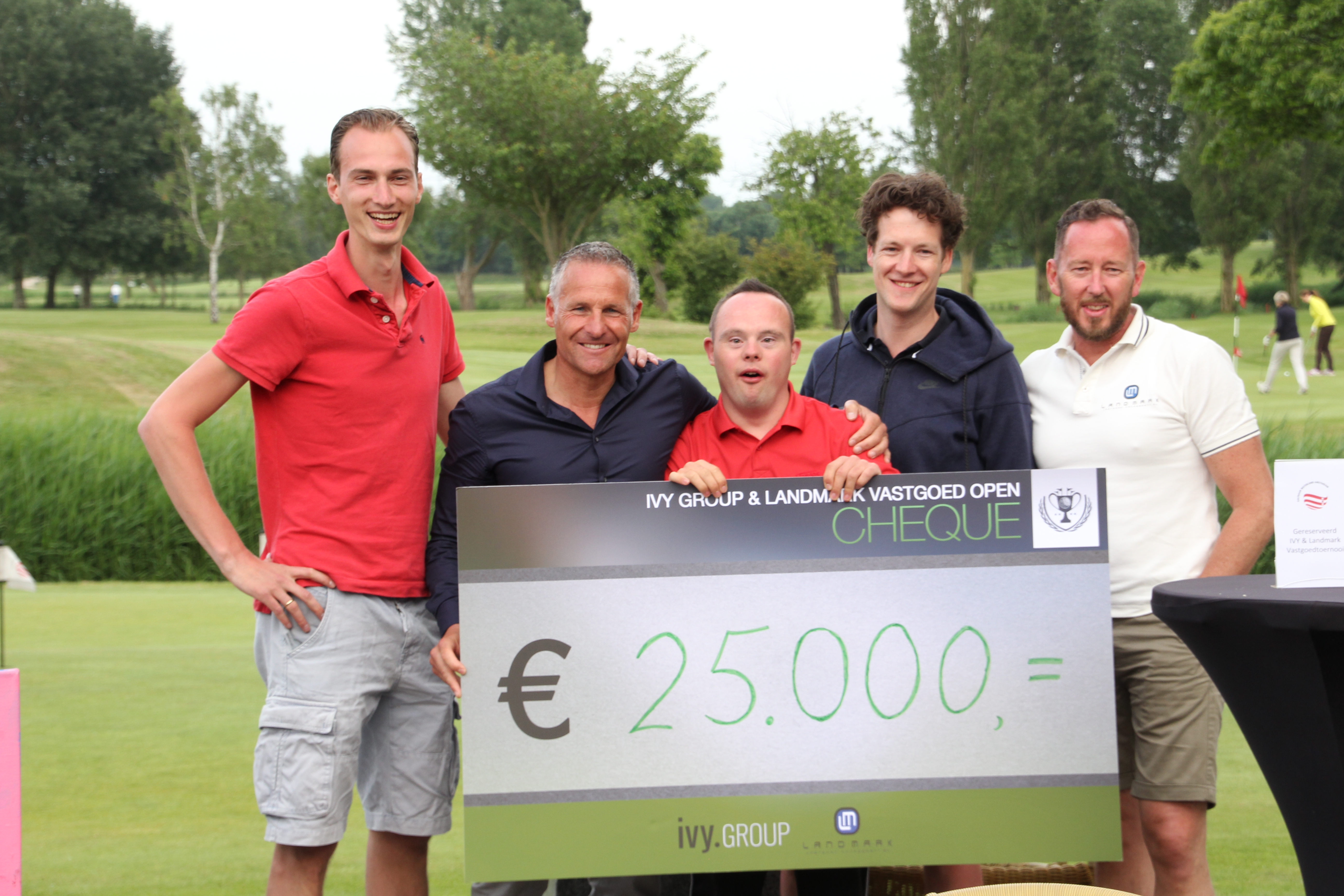 Esli, Dennis, en de 3 Mark-en