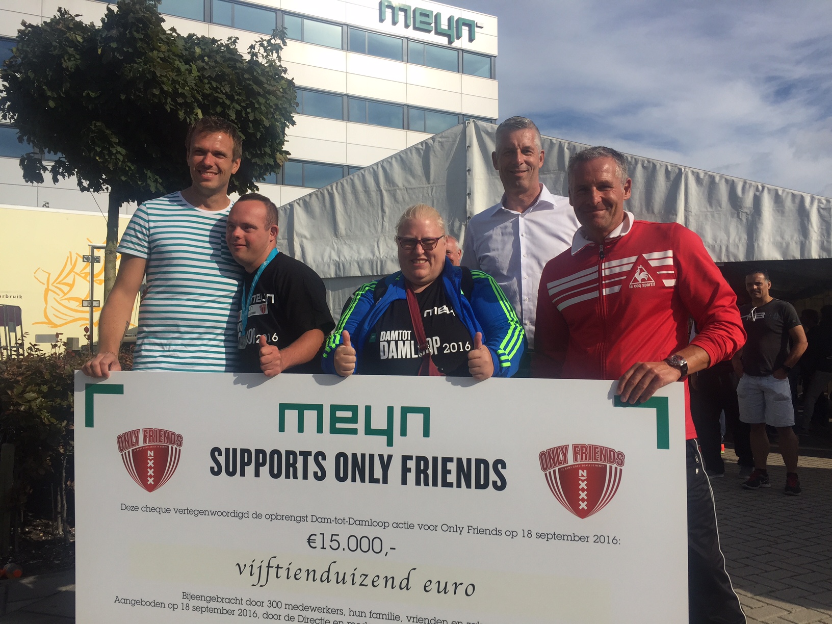 Geweldige cheque van Meyn voor Only Friends